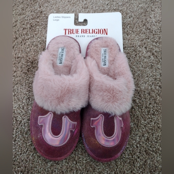 True Religion Holographic Pink Fuzzy Slippers NWT - Picture 1 of 12